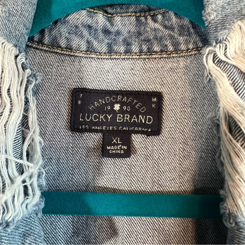 Lucky Brand Denim Distressed Jean Jacket Size XL - Picture 4 of 5